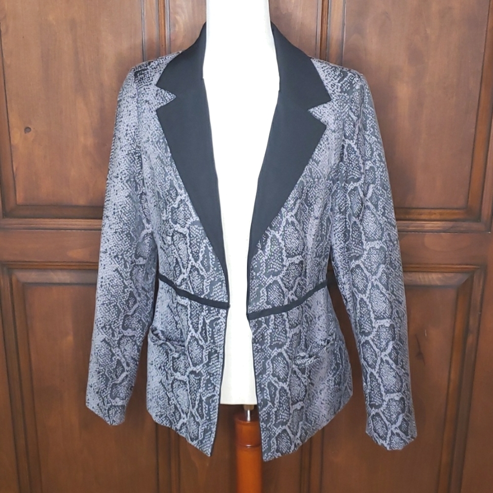 MARK SUBTLE LAVENDER GRAY SNAKE PRINT BLAZER JACKET WITH POCKETS SIZE LARGE